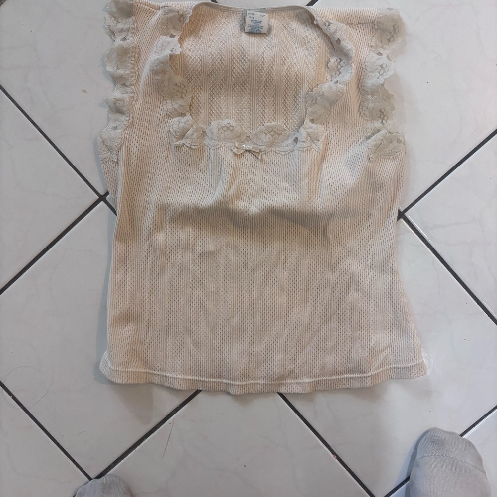 vintage 80s tank top with lace trim and bow * accepting offers - Picture 5 of 5